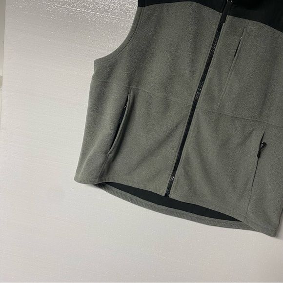 Duluth Trading Company Fleece Vest Men XXL Gray Black Outdoor Hiking Full Zip - Picture 4 of 7